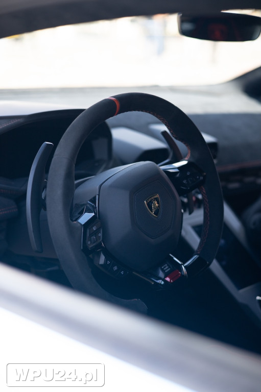 Lamborghini na pułtuskim Rynku