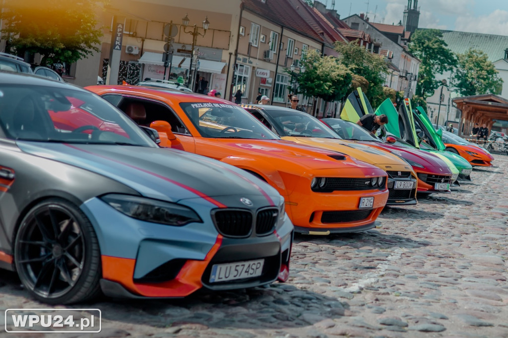 Lamborghini na pułtuskim Rynku