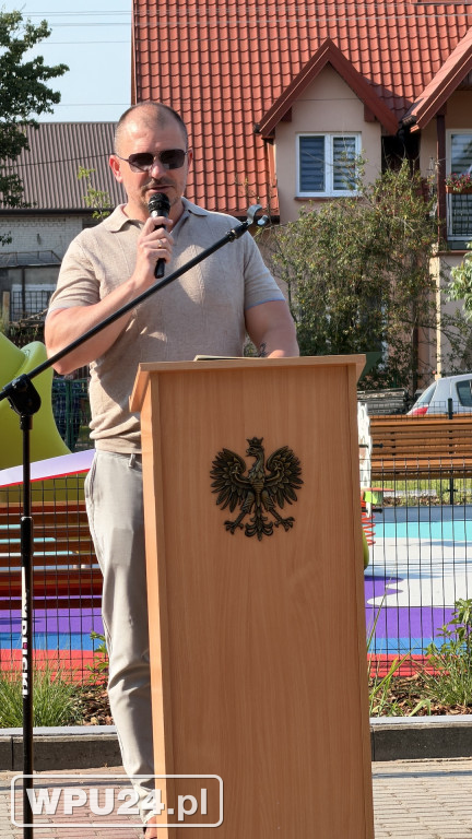 Nowy plac zabaw przy Urzędzie Gminy Obryte