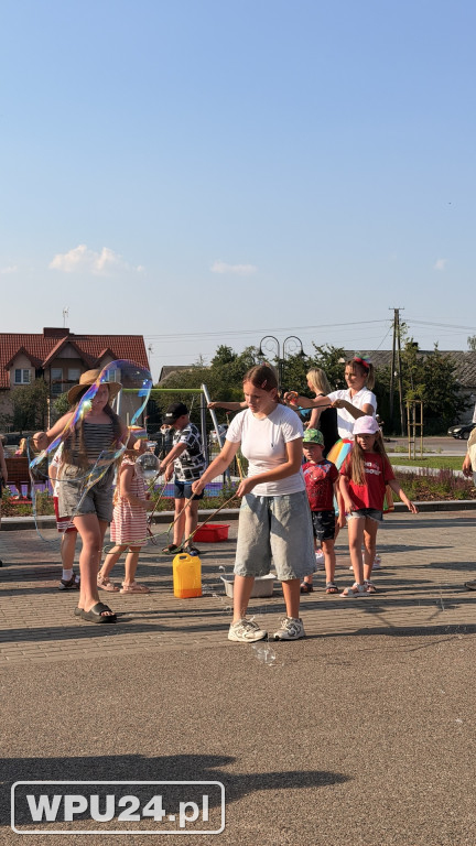 Nowy plac zabaw przy Urzędzie Gminy Obryte