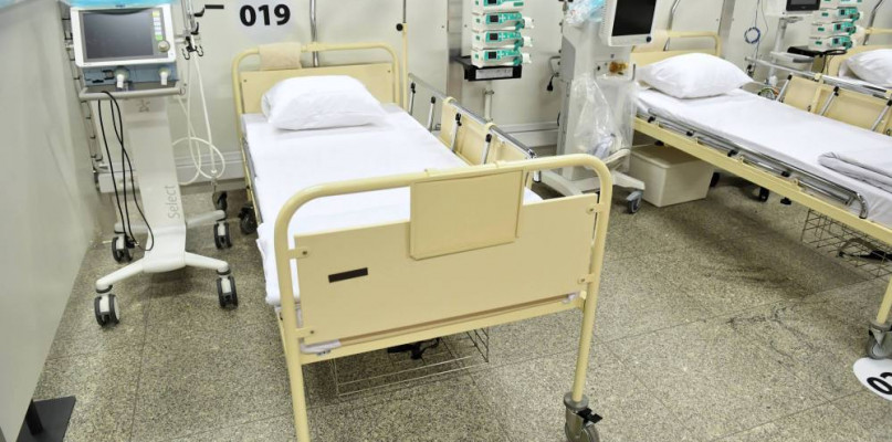 Dr Sutkowski: czeka nas kolejny tydzień dużych wartości nowych zakażeń i dużej lic