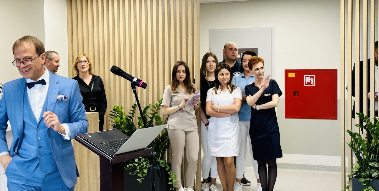 Zarówno profesor Gajda jak i pracownicy działu rehabilitacji tryskali dziś humorami