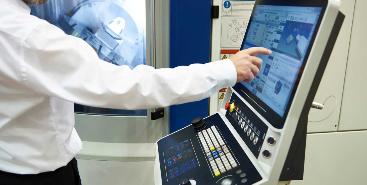 Sterownik CNC – co to jest i do czego służy?