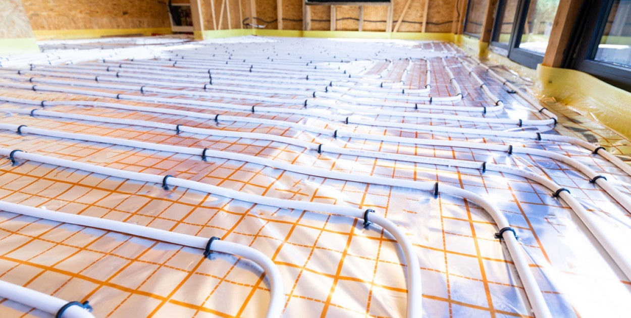 Płyty PIR na podłogę: Jakie są korzyści z zastosowania tej izolacji?