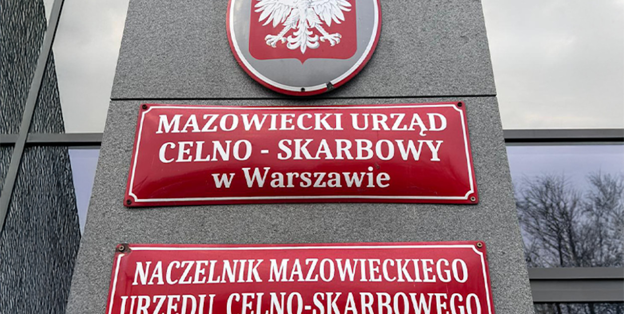 KAS i CBA zatrzymały 4 osoby za fałszywe faktury i pranie pieniędzy