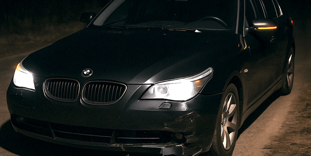 Policja poszukuje kierowcy ciemnego BMW po śmiertelnym wypadku na trasie Ciechanów–Pułtusk