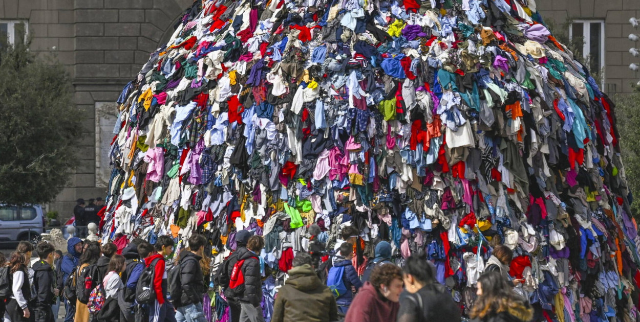 Jak Polacy radzą sobie z selekcjonowaniem odpadów tekstylnych?