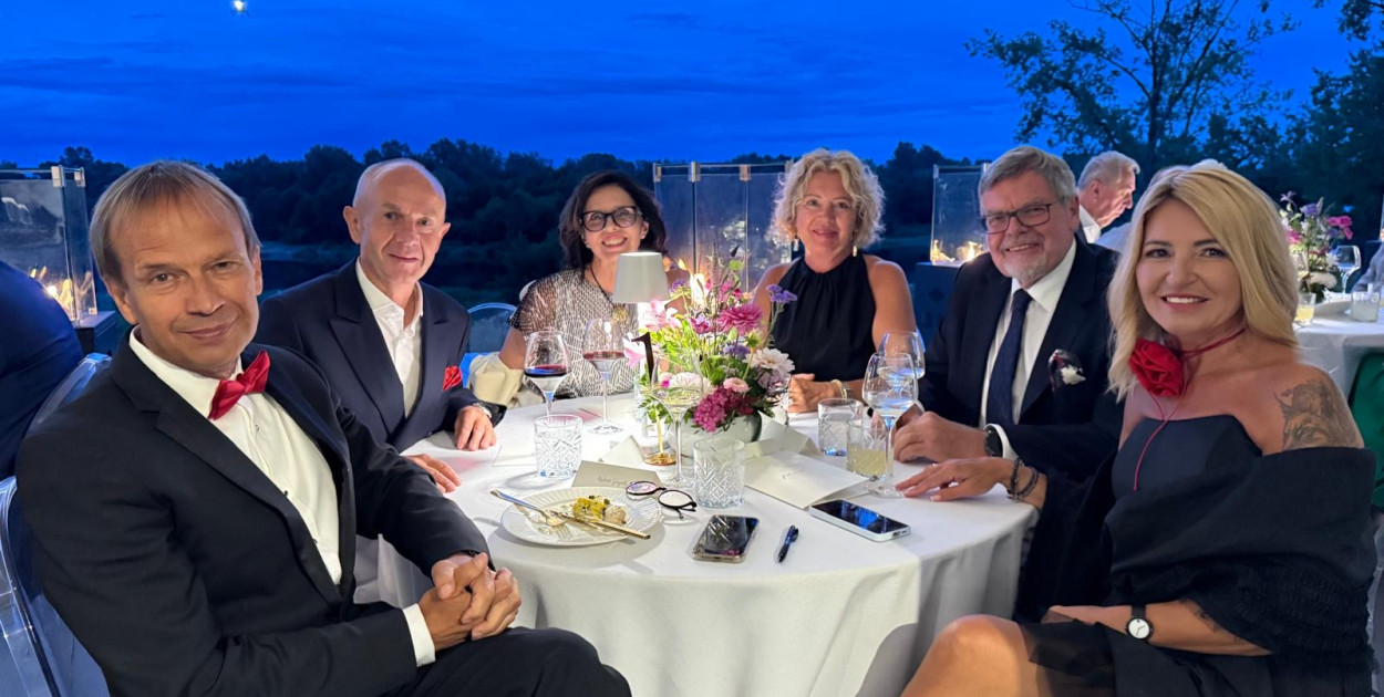 Od lewej: Robert Gajda, Jacek Kubica, Aldona Kubica, Iwona Drygas, Wojciech Drygas, Beata Olszewska-Marra 