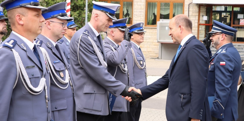 Inspektor Olszewski - na zdjęciu drugi od lewej (Fot. KWP Radom)