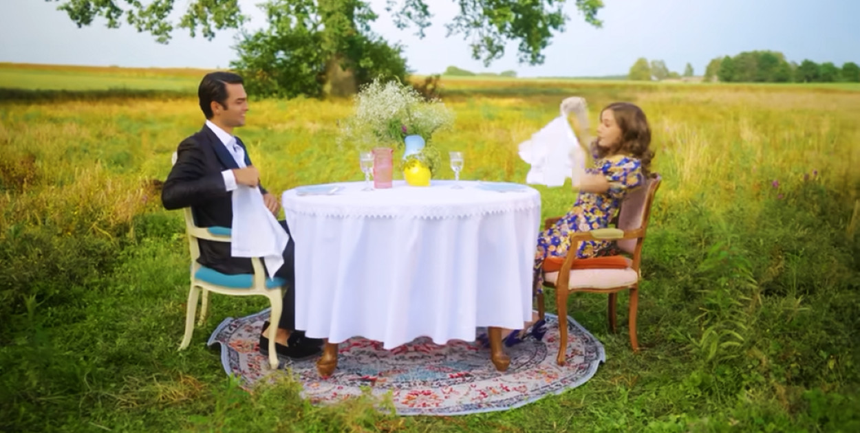 Magiczne krajobrazy ziemi pułtuskiej w tle teledysku Sanah i Matteo Bocellego "Falling Back"