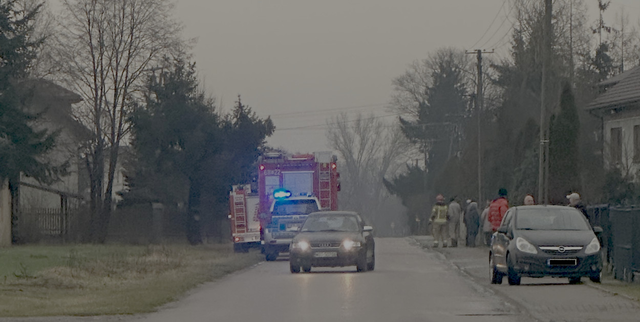 Służby ratunkowe w akcji w Pniewie po groźnym wypadku w gospodarstwie