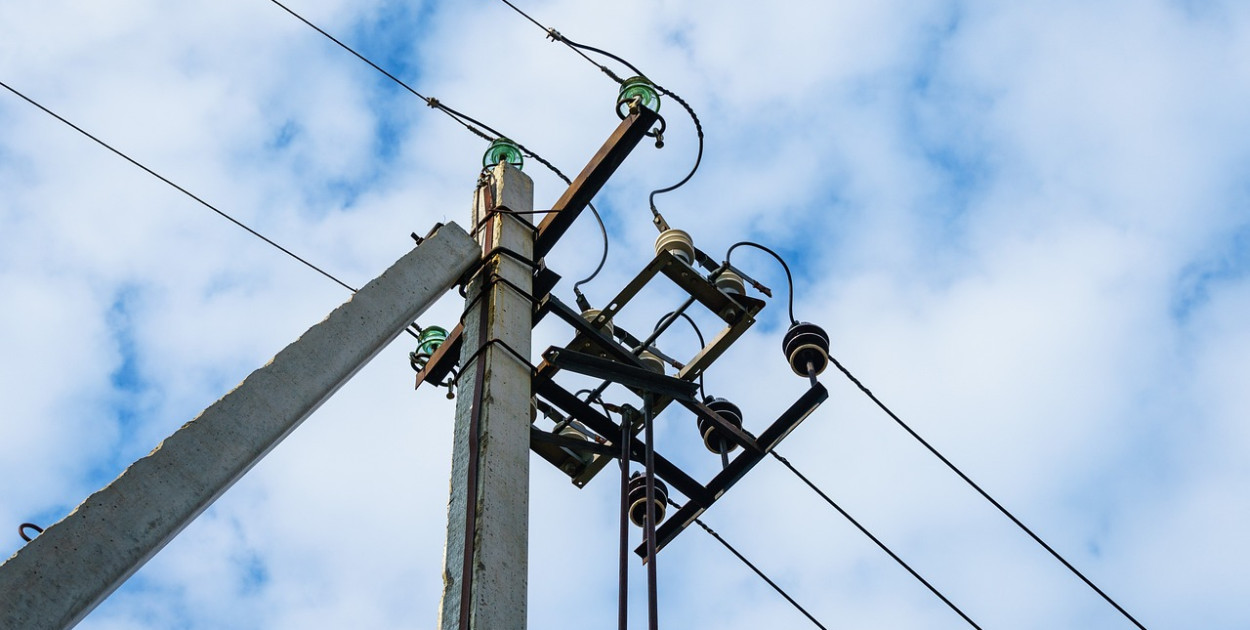 Planowane przerwy w dostawie prądu w Pułtusku i okolicznych gminach. Sprawdź, kiedy zabraknie energii.