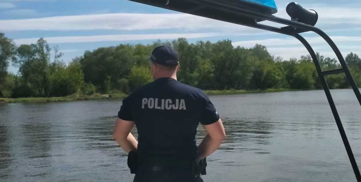 Policyjna łódź patrolowa na Narwi – służba pełniona przez funkcjonariuszy z Pułtuska