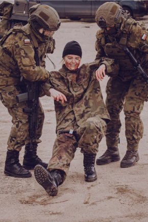 Projekt Women of  NATO-1325