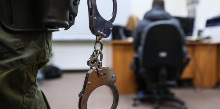 Raper OG Olgierd zatrzymany za "dilowanie"; znaleziono u niego 38 kg narkotyków-12612