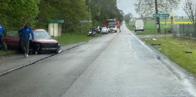 Dwa auta skasowane na drodze powiatowej. Są też ranni! - 20451