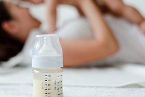 Groźna bakteria w mleku dla niemowląt. Nie podawaj dzieciom!-20898