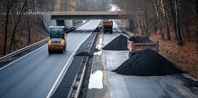 Popiół z Bełchatowa trafia na budowę obwodnicy Pułtuska-26187