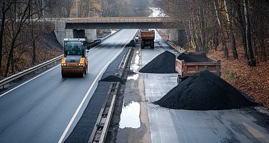 Popiół z Bełchatowa trafia na budowę obwodnicy Pułtuska-26187