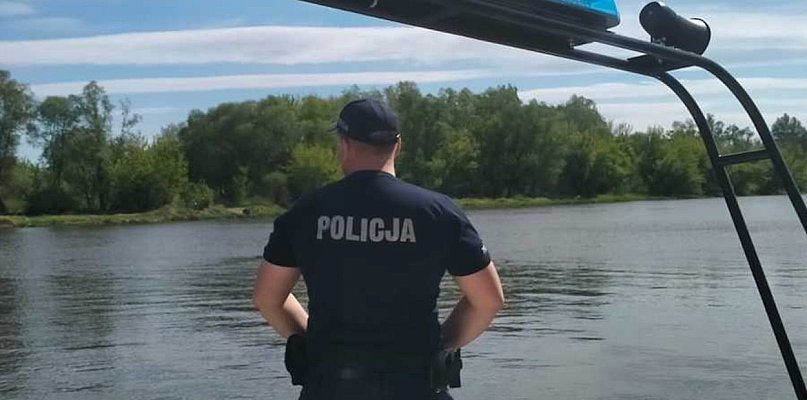 Nowe łodzie i sygnały świetlne! Policyjne patrole już na rzece - 29088