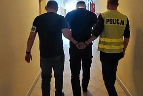 Starsze kobiety straciły 72 tys. zł! „Odbierak” z Pułtuska w rękach policji-29135