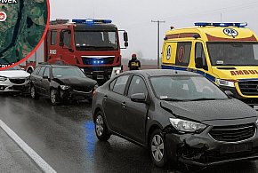 Groźny wypadek na DK61 w Karniewku – kolizja trzech aut!-29491