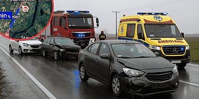 Groźny wypadek na DK61 w Karniewku – kolizja trzech aut!-29491
