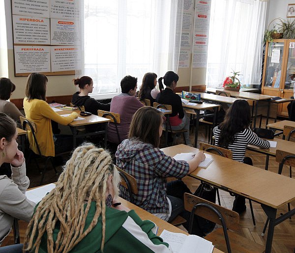 Kolejny spór MEN z Episkopatem. Tematem edukacja zdrowotna -29646