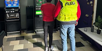 Automat, gotówka i zatrzymana kobieta z Pułtuska-29707