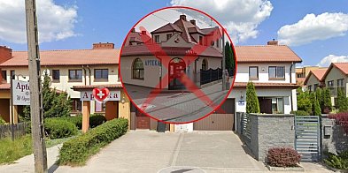 Mieszkańcy Pułtuska żegnają kultową aptekę!-29833