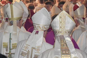 Biskupi po obradach. Krytyka ministerstwa i nowa komisja ds. nadużyć-30126
