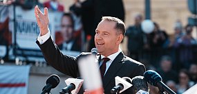 Wiec prezydenta-elekta u stóp zamku w Pułtusku