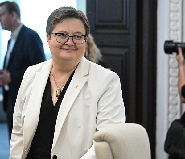 MEN: uczeń pełnoletni może sam usprawiedliwiać nieobecności-30279