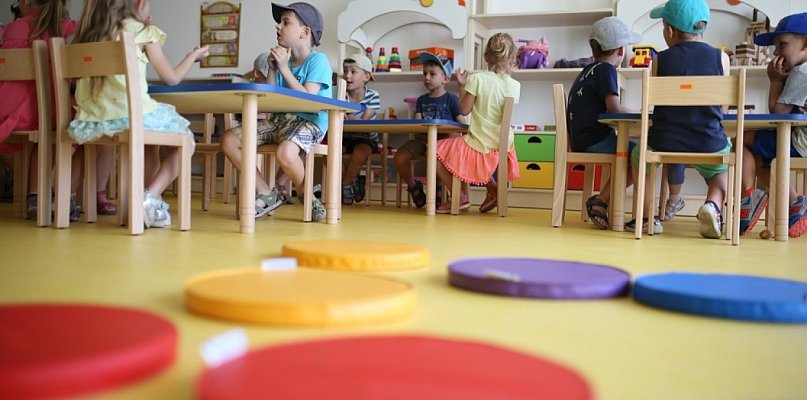 Zajęcia w przedszkolach będą prowadzić osoby niebędące nauczycielami? - 30330