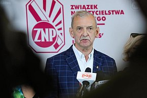 ZNP ogłasza pogotowie protestacyjne; żąda podwyżek dla nauczycieli-30340