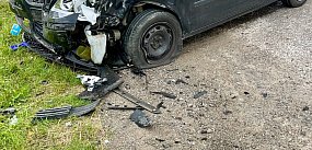 Dwa auta rozbite w Gładczynie – dramat na DW 618