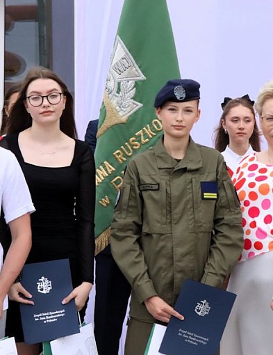 Zakończenie roku szkolnego w szkołach i placówkach oświatowych Powiatu-30438