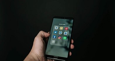 Social media stają się nowymi galeriami handlowymi. Co to oznacza?-30478
