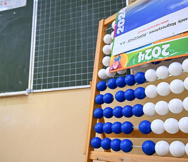Rząd przyjął projekt likwidujący tzw. godziny czarnkowe-30507