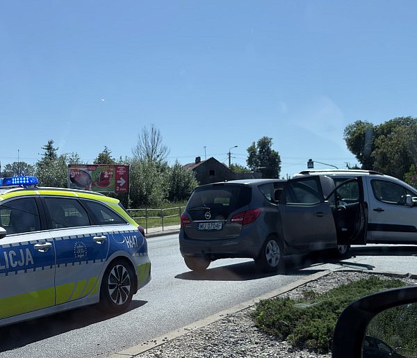 Korki w Pułtusku przez kolizję! Zobacz, co się wydarzyło-30520