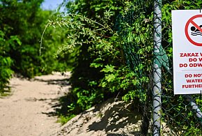 Kilkanaście kąpielisk zamkniętych z powodu wysokich fal i silnego wiatru-30896