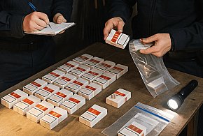 Mężczyzna tłumaczy się, że kupił kontrabandę dla znajomego!-31215