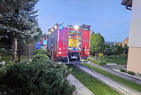 Płomienie w piwnicy domu! Strażacy z Pułtuska w akcji o świcie!-31293