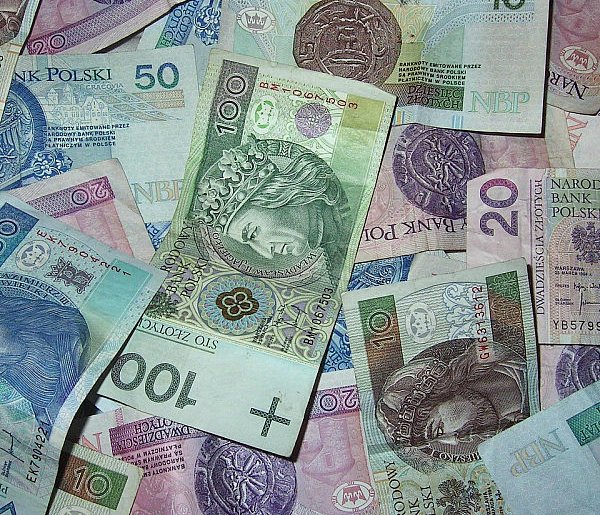 Przez lata dostawali zaniżoną emeryturę. Przełom dla tysięcy seniorów-31371