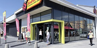 Pułtusk doczekał się superBiedronki – wnętrze robi wrażenie-31472