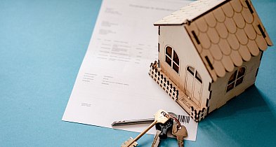 Jak finansować nieruchomości w 2025 roku? Poradnik kredytowy w 10 krokach-31579