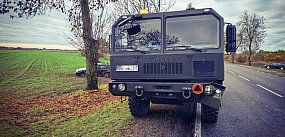 Wypadek z udziałem samochodu wojskowego na Mazowszu