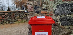 Czerwone pojemniki zaskoczyły mieszkańców Pułtuska