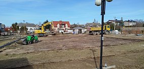 Ogrodzenie, alejki, zieleń… Obryte zmienia teren