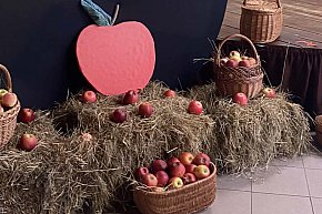 „Śpiewanie przy szarlotce” w Przemiarowie-1930